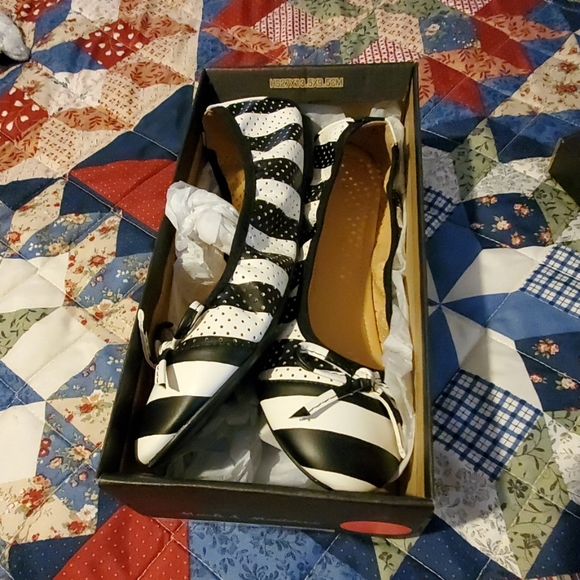 Mark and maddux slide on shoes - Picture 2 of 4